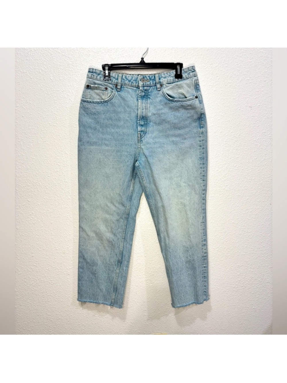 Zara Classic Light Wash Denim Jeans Womens 10 Raw Hem Straight Leg Button Fly